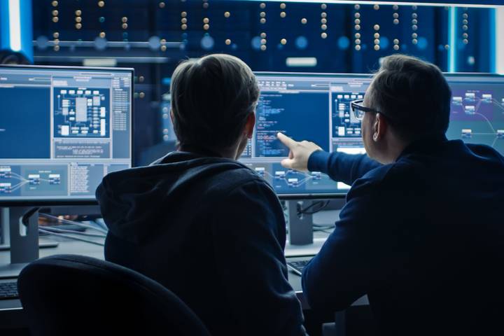 Der Begriff Digitalisierung ist allgegenwärtig, dennoch ist er im Mittelstand noch nicht überall angekommen. Dabei ist insbesondere hier ein moderner Arbeitsplatz gefragter denn je.